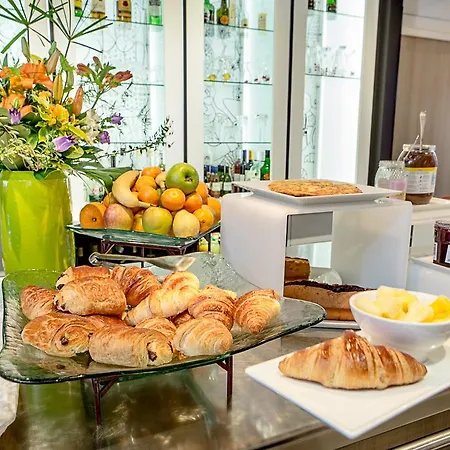 Hotel Ibis Centre 3*