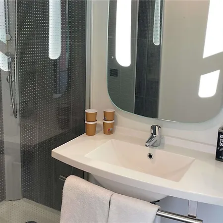 Ibis Centre Hotel 3*