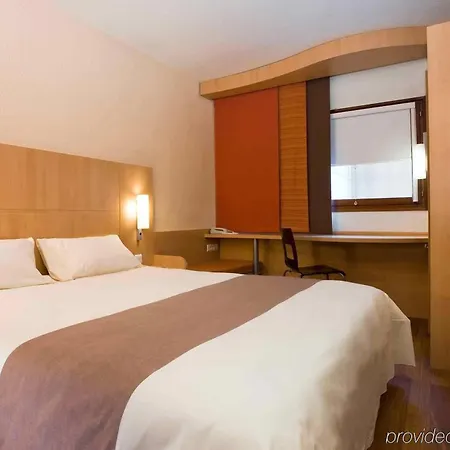 Ibis Centre מלון 3*