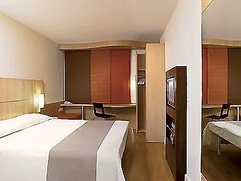Ibis Centre 3* קולמר